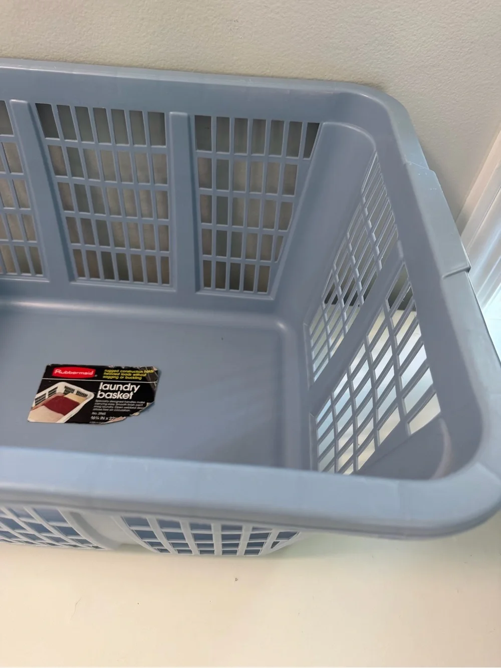 Vtg 1990's Rubbermaid Light Blue Rugged Heavy-Duty Laundry Basket 2965